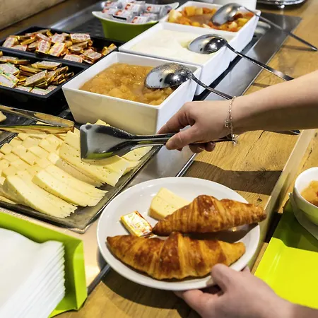 Hotel Ibis Budget Paris Porte De Bercy 2*