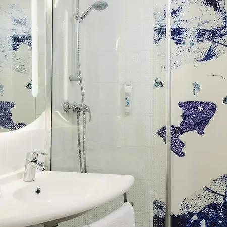 Hotel Ibis Budget Paris Porte De Bercy 2*
